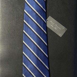 Daniel Cremieux Navy and Silver Striped Tie